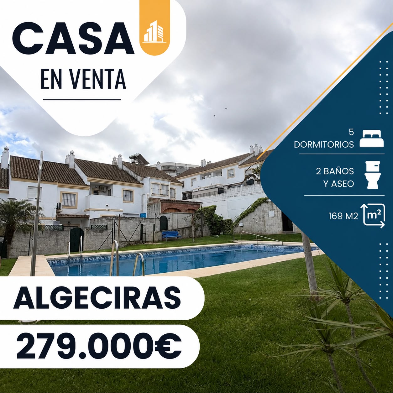 ‼️CASA ADOSADA EN VENTA EN ALGECIRAS‼️ Patio delantero con garaje,hall con gran alacena en el hueco de escalera,habitación,aseo,cocina con acceso a porche cubierto y al patio,amplio salón con chimenea y con acceso al porche y al patio,patio con numerosos muebles de almacenaje y zona de bbq,4 dormitorios(tres de ellos con armarios empotrados y el principal con baño en suite y plato de ducha),cuarto de baño con bañera,2 PISCINAS COMUNITARIAS,ACCESO A PISCINA POR EL PATIO DE LA VIVIENDA.........